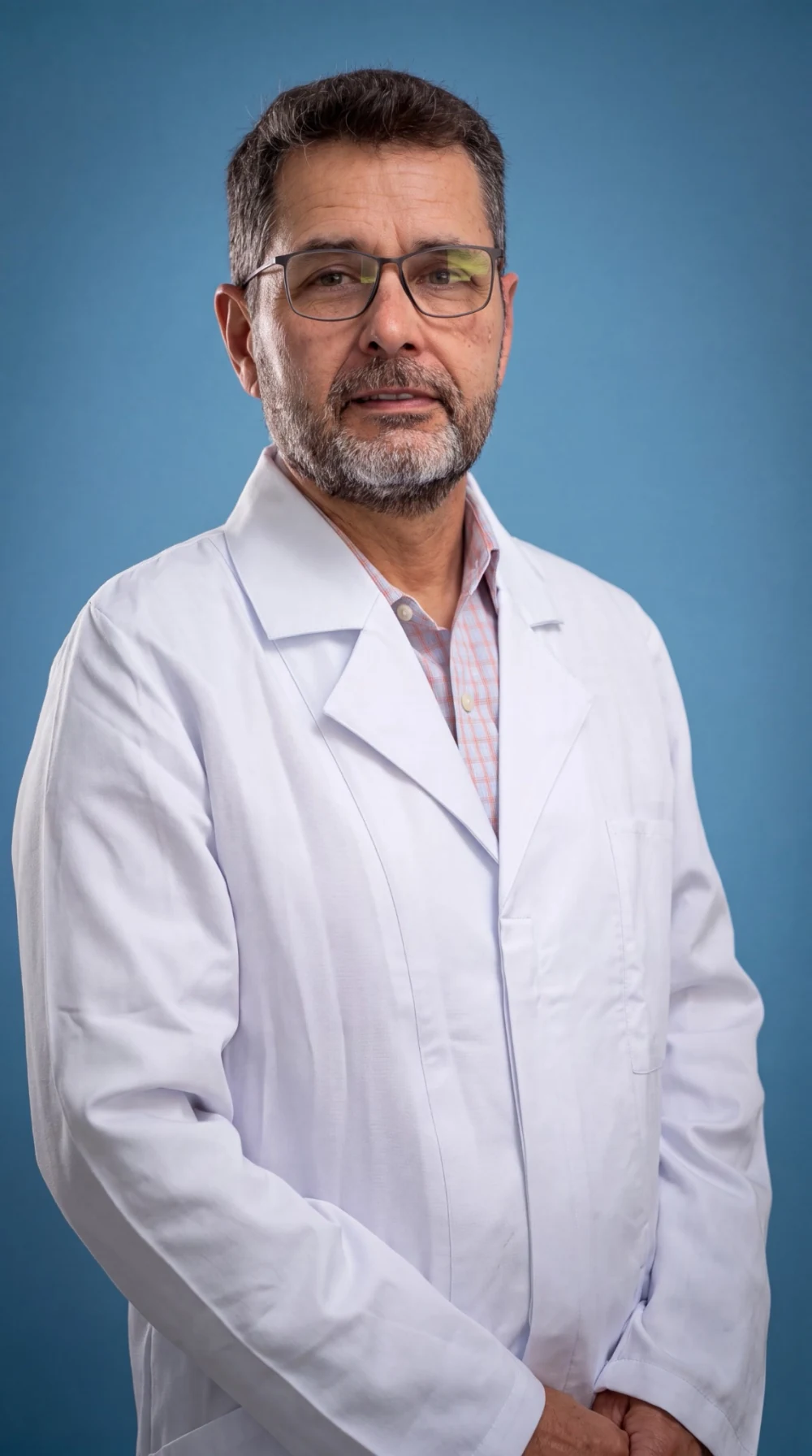Dr. Celso Simoneti, cirurgião do aparelho digestivo da Clínica Simoneti